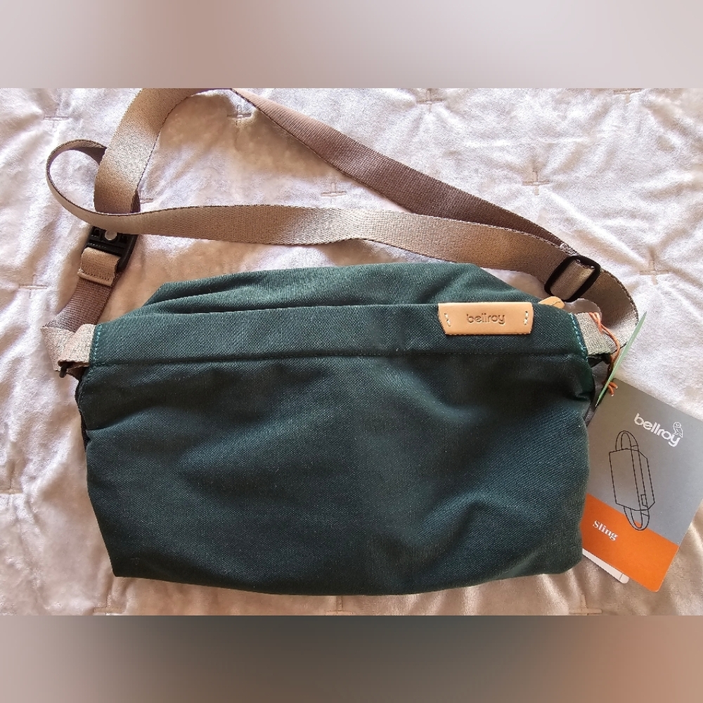 NWT Bellroy Green Sling Bag